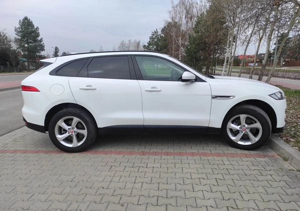 Jaguar F-Pace cena 105900 przebieg: 82000, rok produkcji 2017 z Mielec małe 106